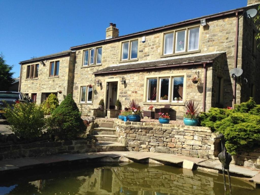 Simon'S Seat View Apartment Скиптън Екстериор снимка