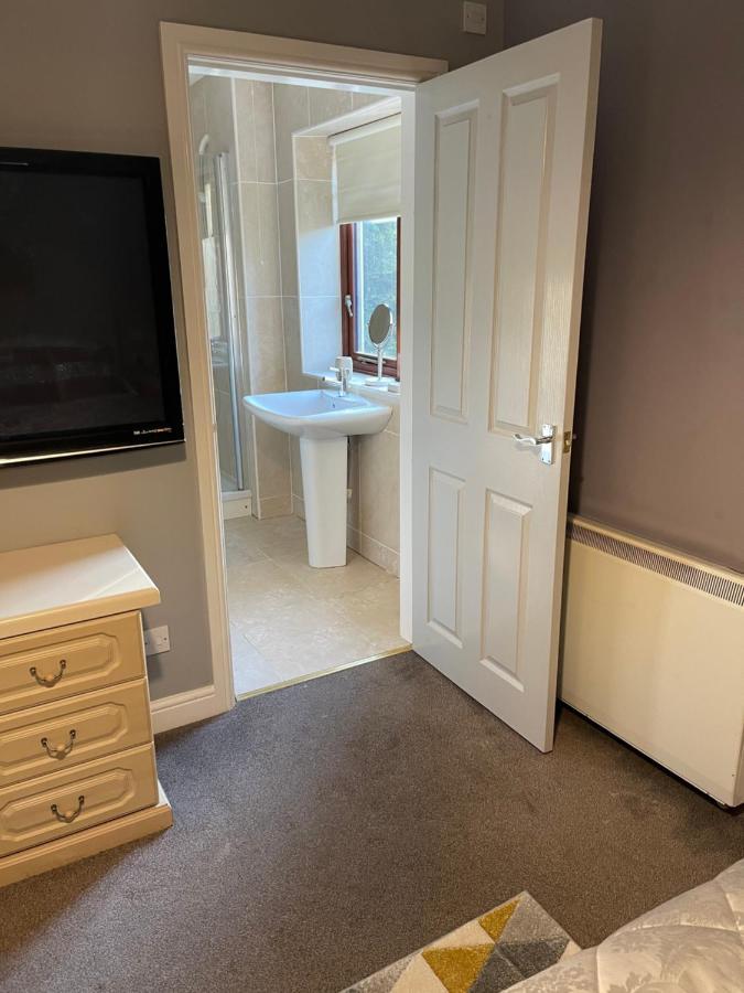 Simon'S Seat View Apartment Скиптън Екстериор снимка