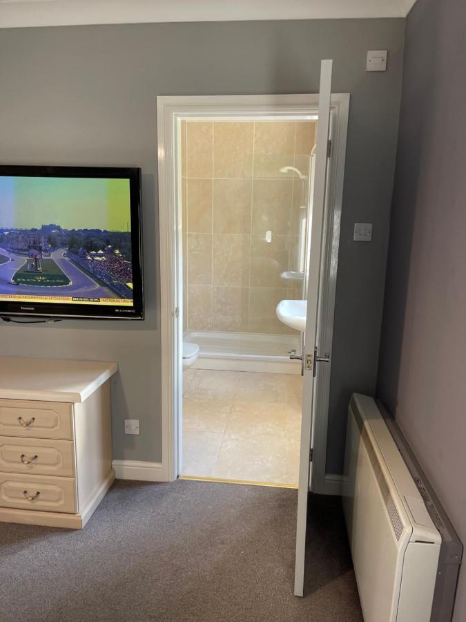 Simon'S Seat View Apartment Скиптън Екстериор снимка